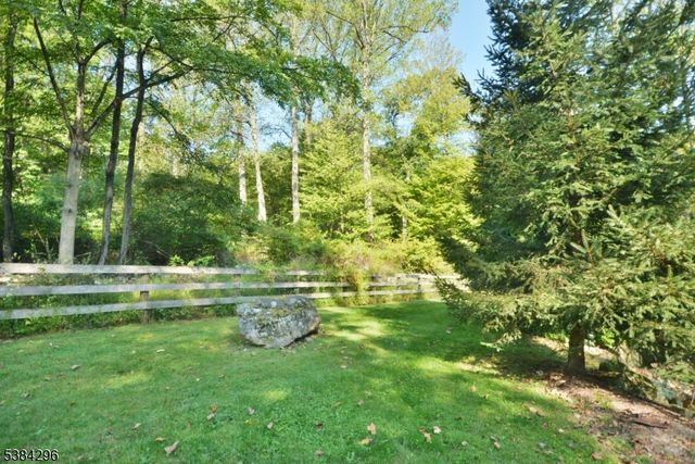 11 Devonald Dr, Bethlehem Twp., NJ 08802
