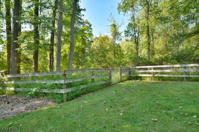 11 Devonald Dr, Bethlehem Twp., NJ 08802