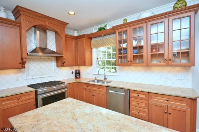 11 Devonald Dr, Bethlehem Twp., NJ 08802