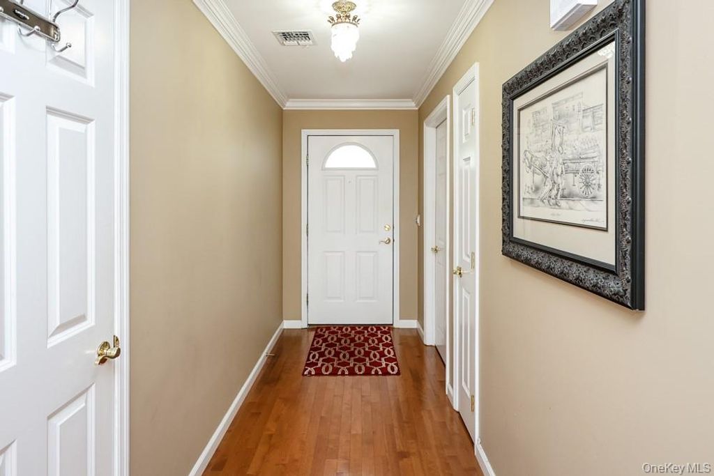 1039 Savoy Drive, Melville, NY 11747 — photo 3