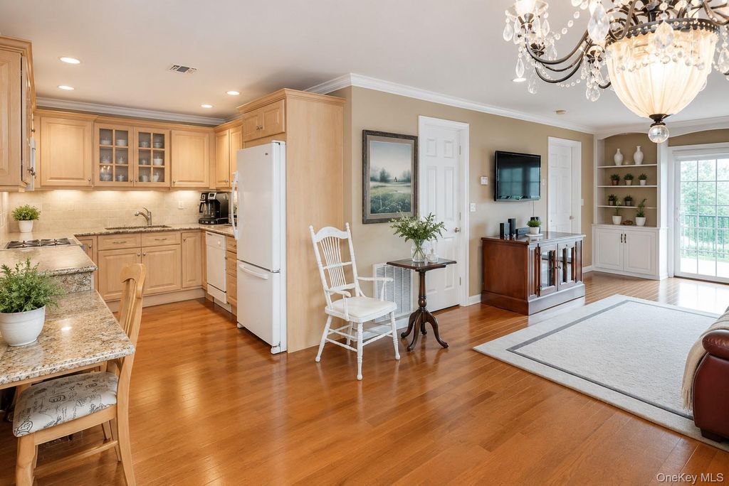1039 Savoy Drive, Melville, NY 11747 — photo 4