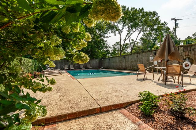 4225 Harding Pike Apt 502, Nashville, TN 37205