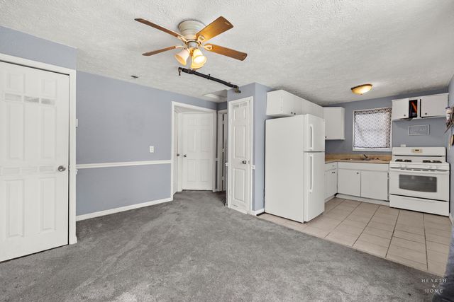 2406 Hermon Avenue, Zion, IL 60099