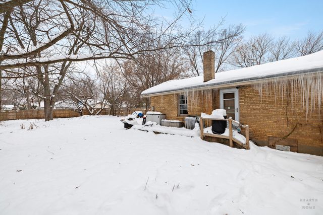 2406 Hermon Avenue, Zion, IL 60099