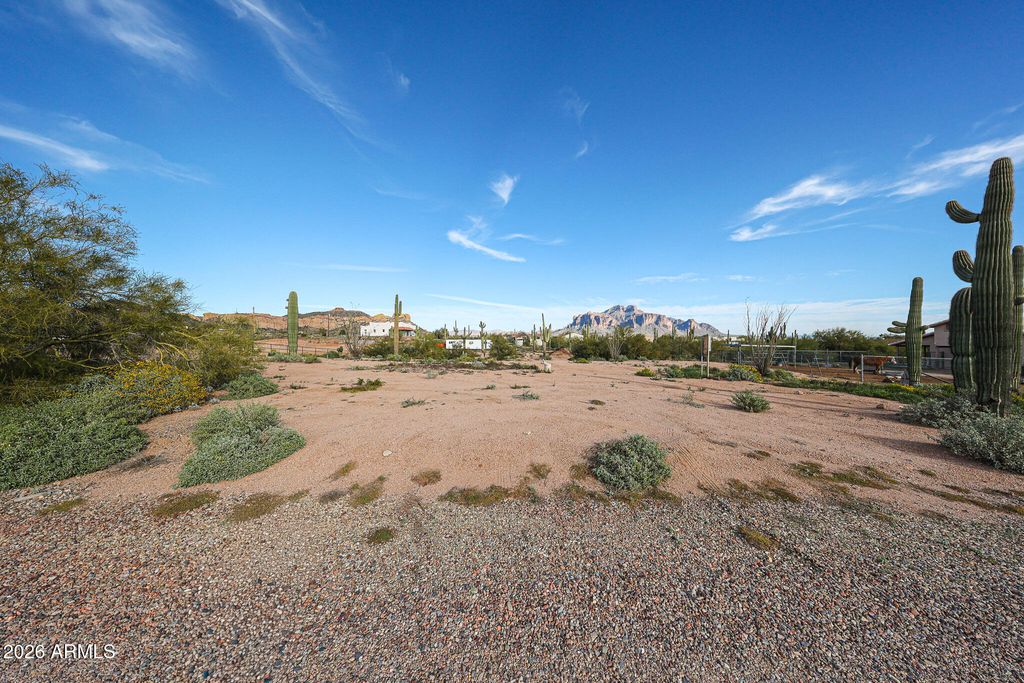 Image 1 of property listing at 000 Vacant land -- -, Apache Junction, AZ 85119