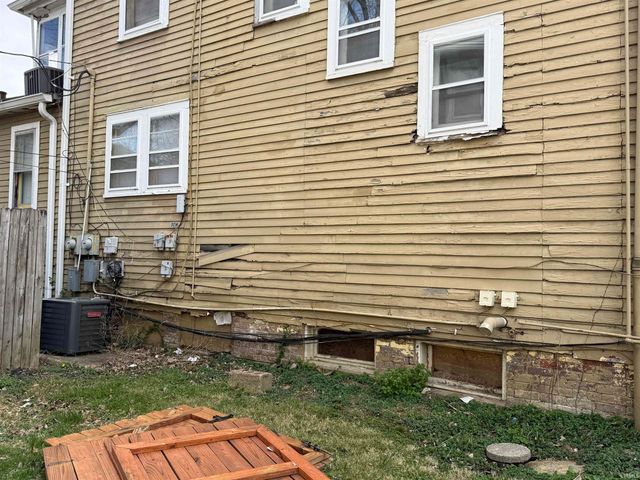 1414 SE First Street, Evansville, IN 47713