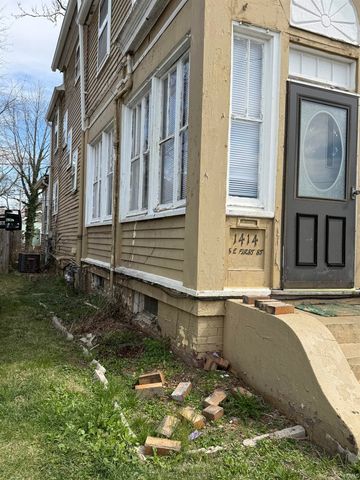 1414 SE First Street, Evansville, IN 47713