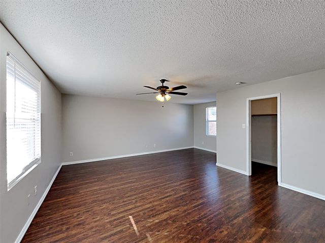 2140 W Grove Lane, Grand Prairie, TX 75052