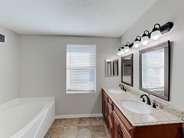 2140 W Grove Lane, Grand Prairie, TX 75052