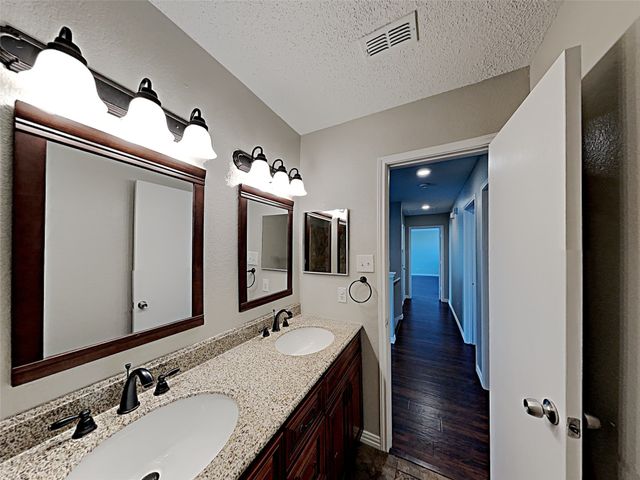 2140 W Grove Lane, Grand Prairie, TX 75052