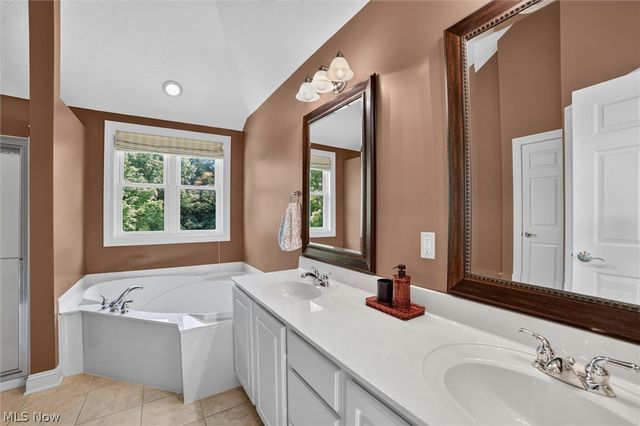 9336 W Hampton Drive, North Royalton, OH 44133