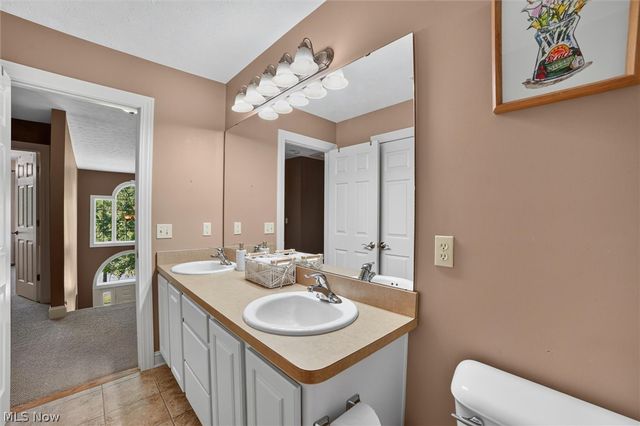 9336 W Hampton Drive, North Royalton, OH 44133