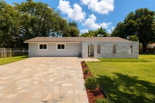 9421 SW 150th St, Miami, FL 33176
