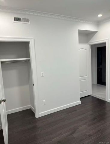 6139 231st Street, Oakland Gardens, NY 11364