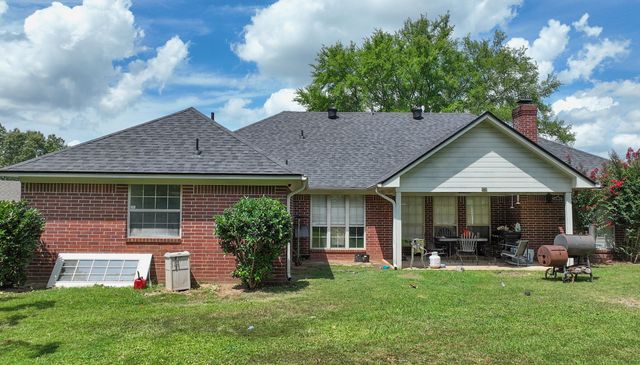 204 Boulder Ridger Cir, Texarkana, AR 71854