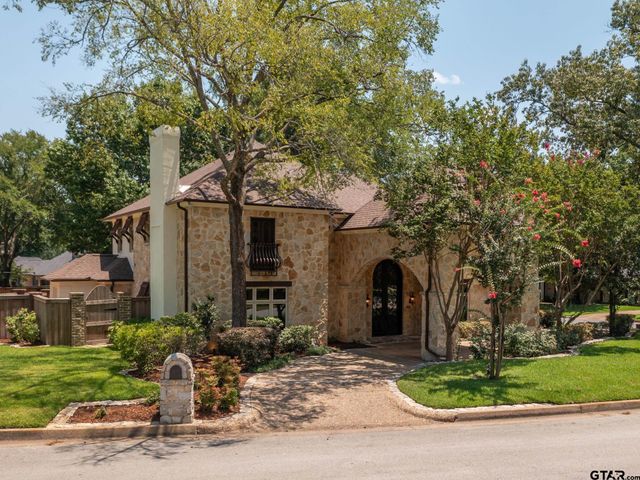 7201 Pinetree Pl., Tyler, TX 75703