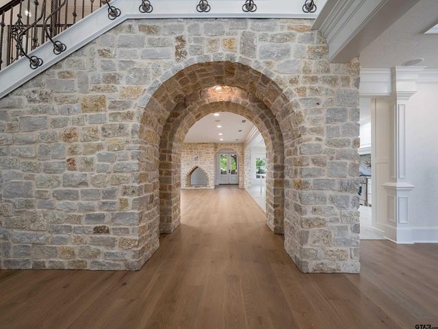 7201 Pinetree Pl., Tyler, TX 75703