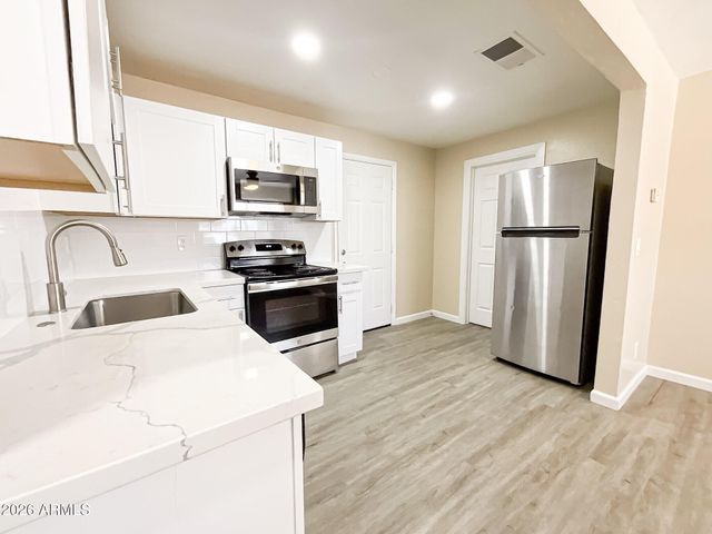 1936 E YALE Street, Phoenix, AZ 85006