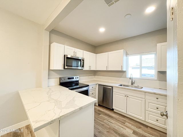 1936 E YALE Street, Phoenix, AZ 85006