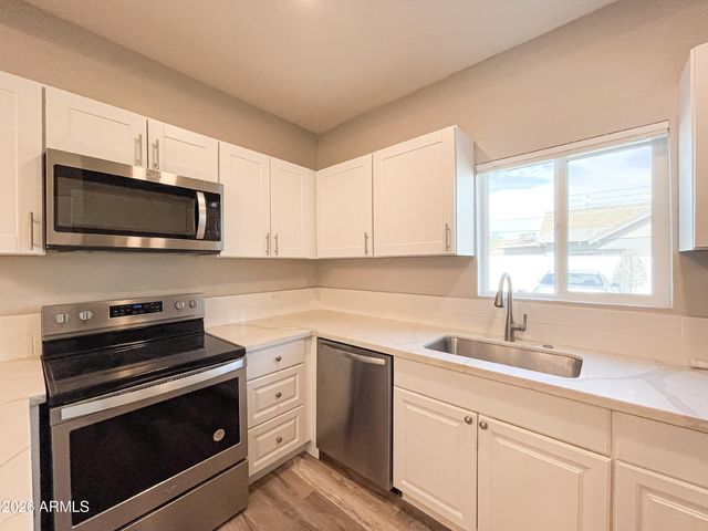 1936 E YALE Street, Phoenix, AZ 85006