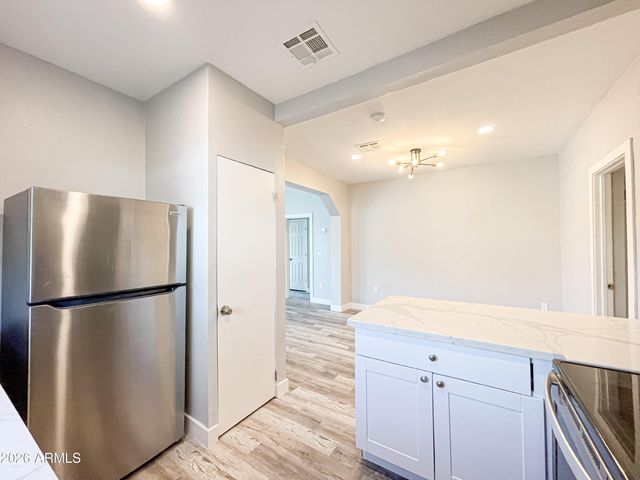 1936 E YALE Street, Phoenix, AZ 85006