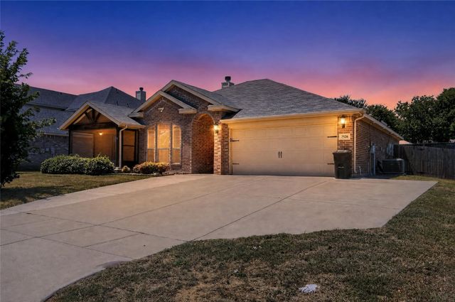 7526 Park Avenue, Forest Hill, TX 76140