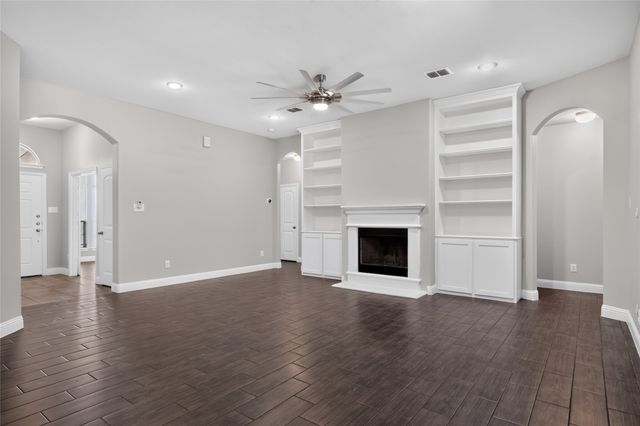 7526 Park Avenue, Forest Hill, TX 76140