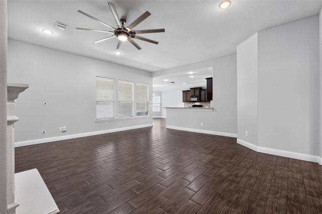 7526 Park Avenue, Forest Hill, TX 76140