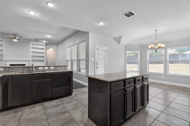 7526 Park Avenue, Forest Hill, TX 76140