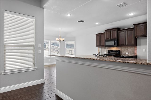 7526 Park Avenue, Forest Hill, TX 76140