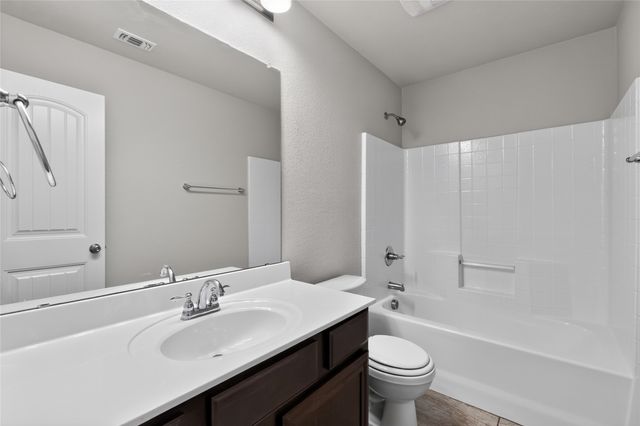 7526 Park Avenue, Forest Hill, TX 76140