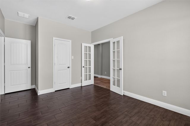 7526 Park Avenue, Forest Hill, TX 76140