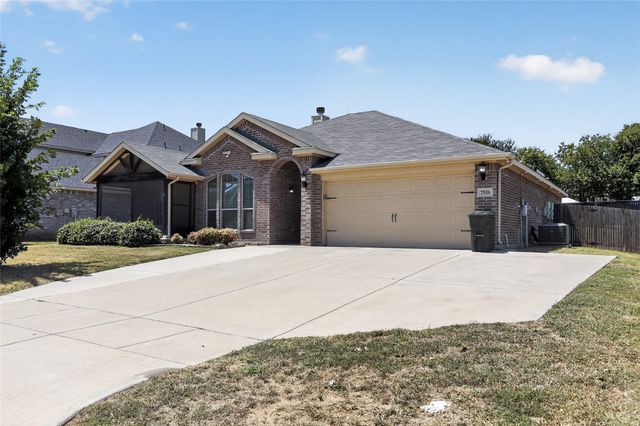 7526 Park Avenue, Forest Hill, TX 76140