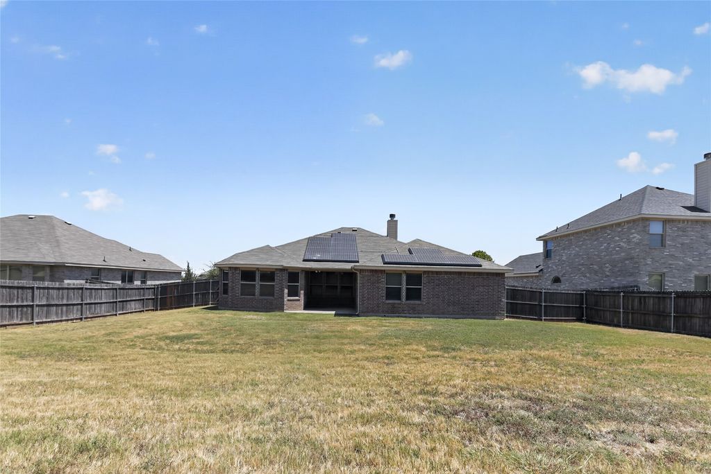 7526 Park Avenue, Forest Hill, TX 76140