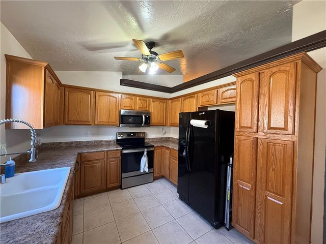 3445 N Apache Street, Kingman, AZ 86401