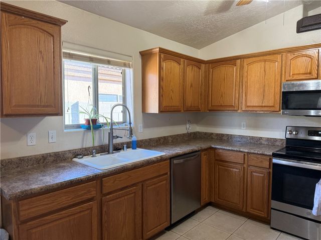 3445 N Apache Street, Kingman, AZ 86401