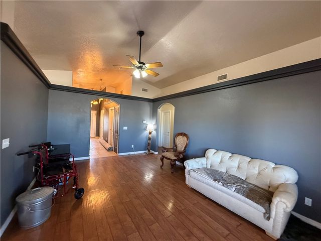 3445 N Apache Street, Kingman, AZ 86401