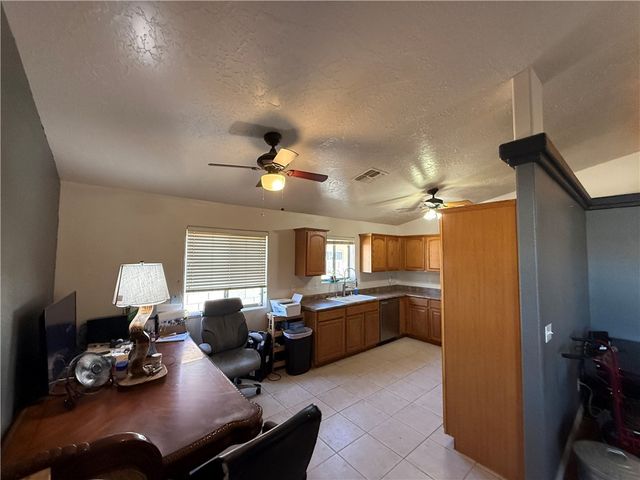 3445 N Apache Street, Kingman, AZ 86401