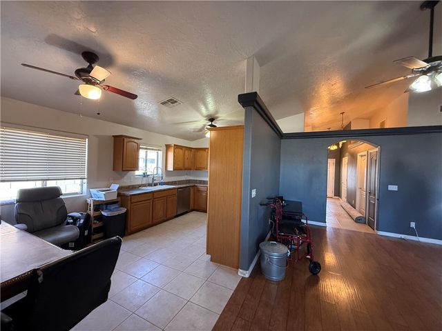 3445 N Apache Street, Kingman, AZ 86401