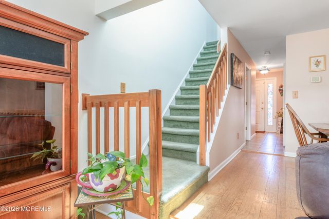 192 Longwood Drive 19-2, Manalapan, NJ 07726