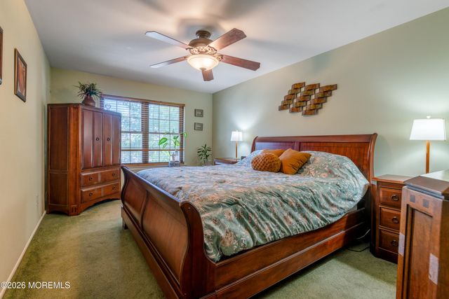 192 Longwood Drive 19-2, Manalapan, NJ 07726