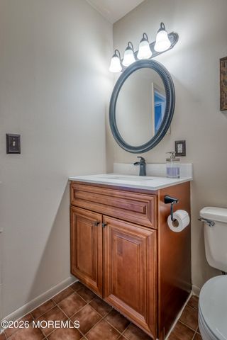 192 Longwood Drive 19-2, Manalapan, NJ 07726