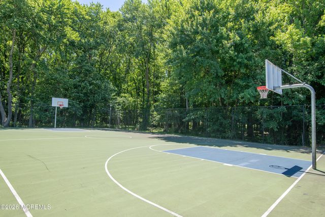 192 Longwood Drive 19-2, Manalapan, NJ 07726