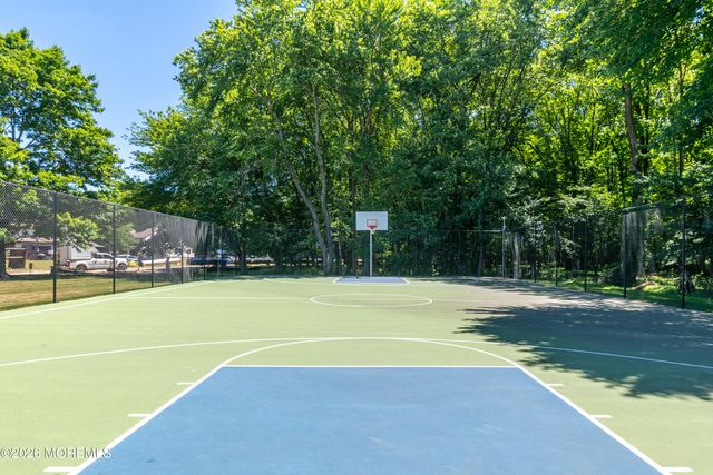 192 Longwood Drive 19-2, Manalapan, NJ 07726