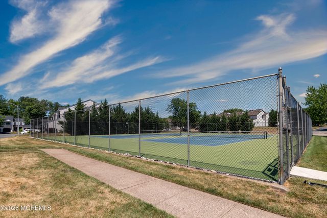 192 Longwood Drive 19-2, Manalapan, NJ 07726