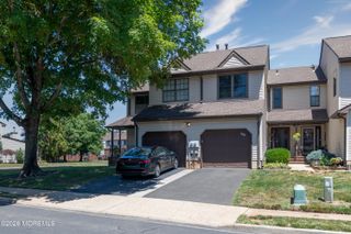 192 Longwood Drive 19-2, Manalapan, NJ 07726