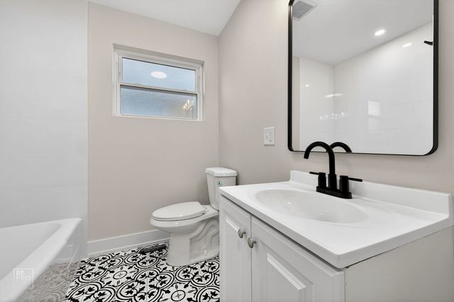 5413 S Springfield Avenue, Chicago, IL 60632