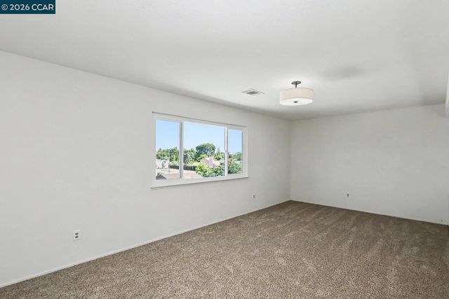 1940 Gateway Dr, Oakley, CA 94561