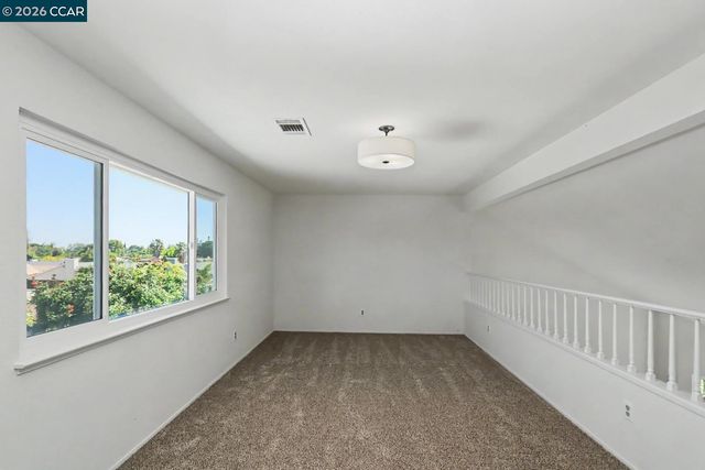1940 Gateway Dr, Oakley, CA 94561