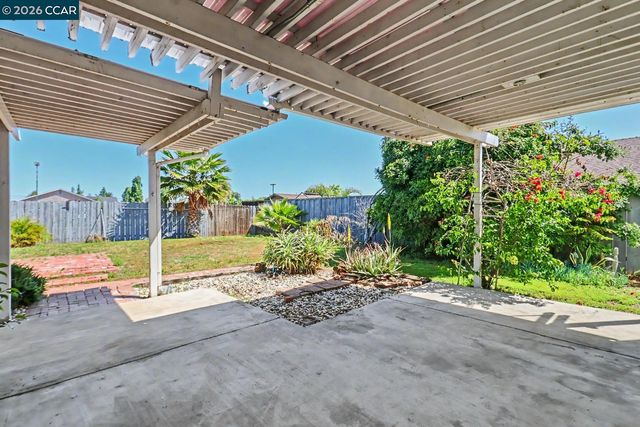 1940 Gateway Dr, Oakley, CA 94561